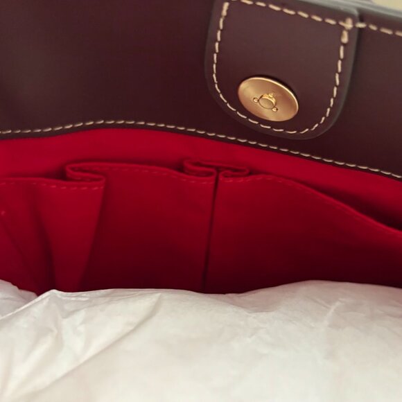 🍂🍁Perfect Fall Bag - Dooney and Bourke Alta Via Joelle in Bordeaux🍂🍁 - Picture 7 of 16
